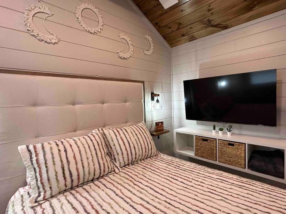 Blissful Nook Tiny Home ~ Cozy Retreat W/ Hot Tub; Near Town And Deep Creek Bryson City Exterior foto